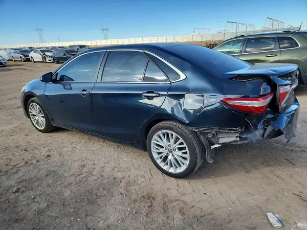 4T1BF1FK1HU444011 2017 TOYOTA CAMRY - Image 2