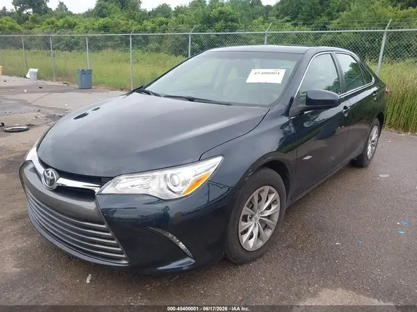 4T1BF1FK1HU445434 2017 TOYOTA CAMRY - Image 2