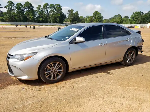 4T1BF1FK1HU446048 2017 TOYOTA CAMRY - Image 1