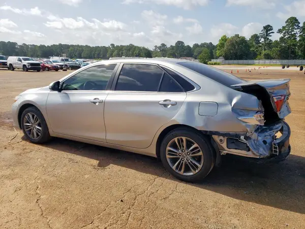4T1BF1FK1HU446048 2017 TOYOTA CAMRY - Image 2