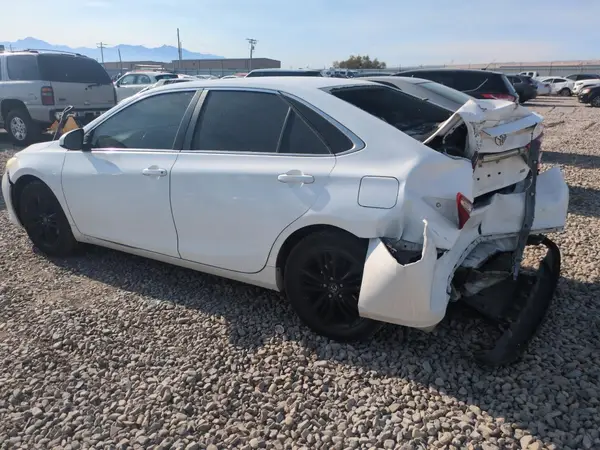 4T1BF1FK1HU449029 2017 TOYOTA CAMRY - Image 2