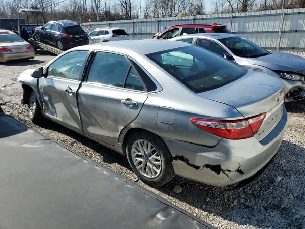 4T1BF1FK1HU449337 2017 TOYOTA CAMRY - Image 2