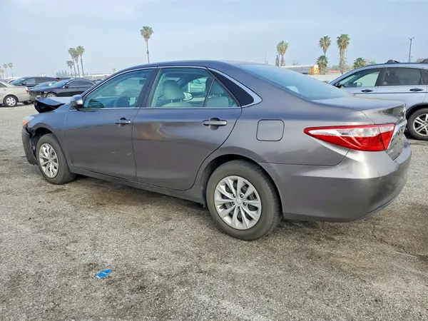 4T1BF1FK1HU449564 2017 TOYOTA CAMRY - Image 2