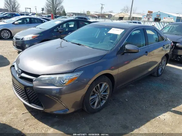 4T1BF1FK1HU449578 2017 TOYOTA CAMRY - Image 2