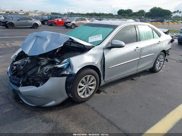 4T1BF1FK1HU450245 2017 TOYOTA CAMRY - Image 2