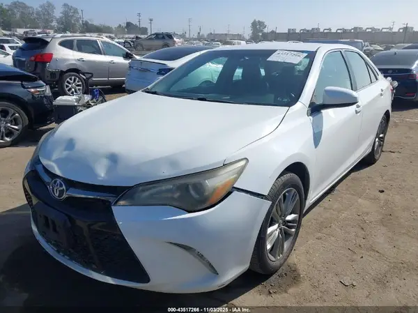 4T1BF1FK1HU450455 2017 TOYOTA CAMRY - Image 2