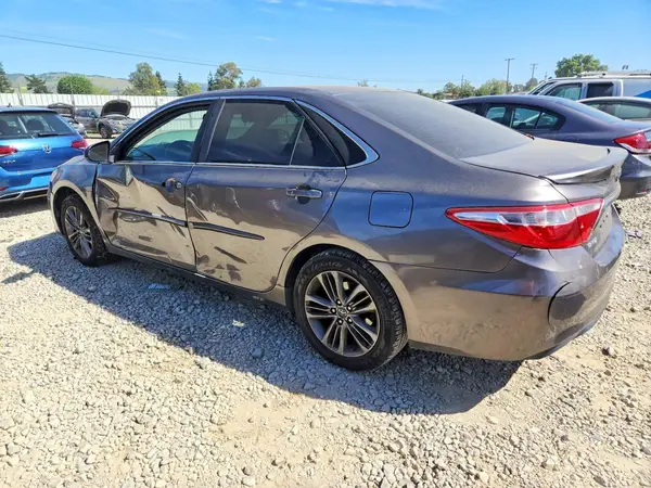 4T1BF1FK1HU450732 2017 TOYOTA CAMRY - Image 2