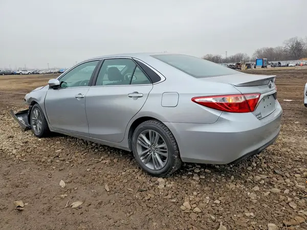 4T1BF1FK1HU450973 2017 TOYOTA CAMRY - Image 2