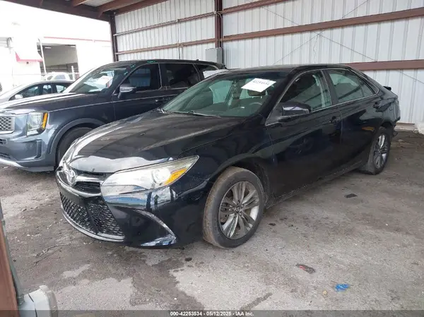 4T1BF1FK1HU453565 2017 TOYOTA CAMRY - Image 2