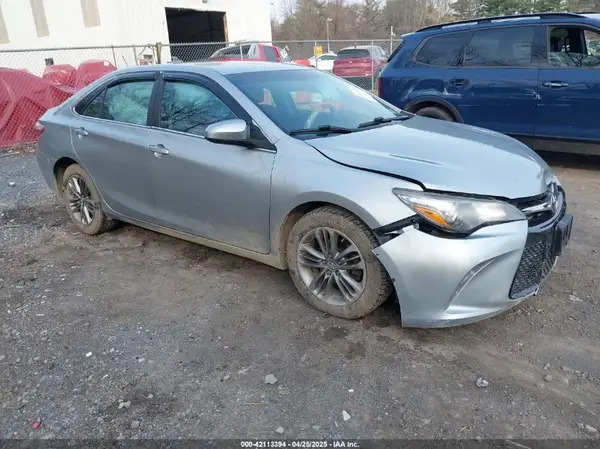 4T1BF1FK1HU615467 2017 TOYOTA CAMRY - Image 1
