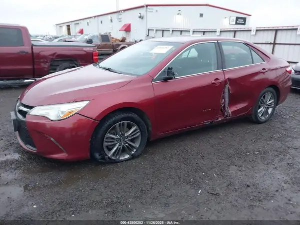 4T1BF1FK1HU616926 2017 TOYOTA CAMRY - Image 2