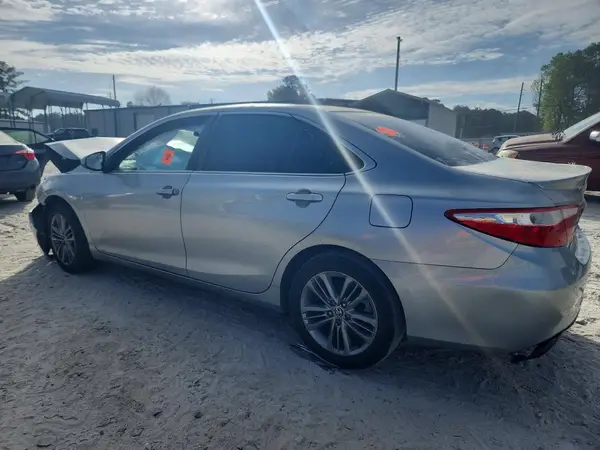 4T1BF1FK1HU617588 2017 TOYOTA CAMRY - Image 2
