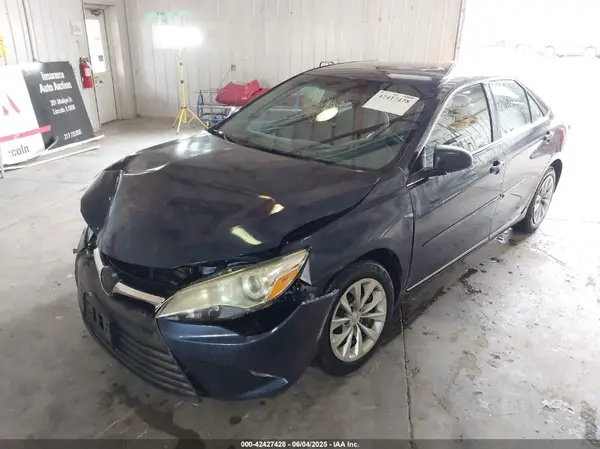4T1BF1FK1HU618174 2017 TOYOTA CAMRY - Image 2