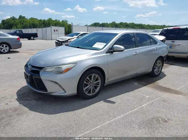 4T1BF1FK1HU618319 2017 TOYOTA CAMRY - Image 2