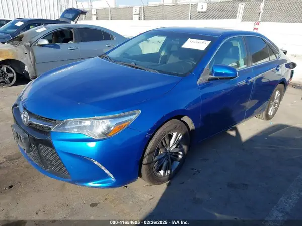 4T1BF1FK1HU619051 2017 TOYOTA CAMRY - Image 2