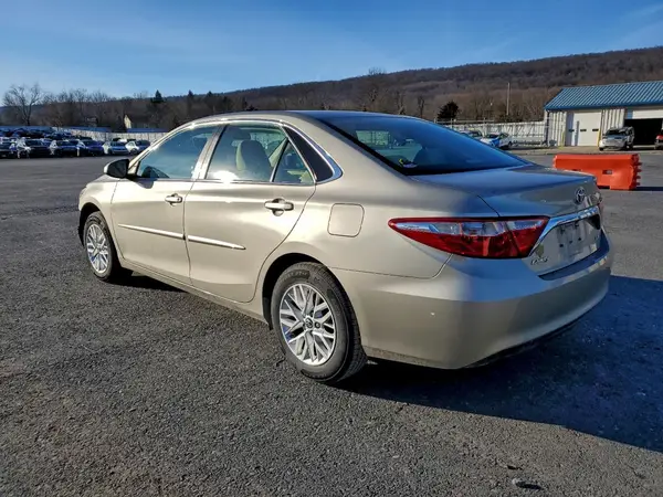 4T1BF1FK1HU620698 2017 TOYOTA CAMRY - Image 2