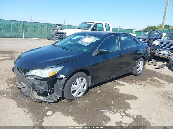 4T1BF1FK1HU620720 2017 TOYOTA CAMRY - Image 2