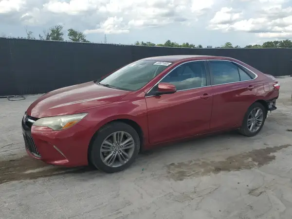 4T1BF1FK1HU621687 2017 TOYOTA CAMRY - Image 1