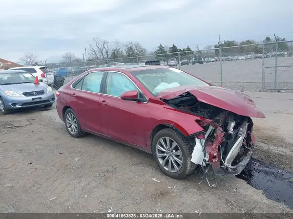 4T1BF1FK1HU622709 2017 TOYOTA CAMRY - Image 1