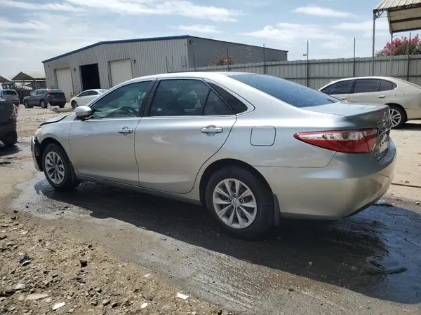 4T1BF1FK1HU624993 2017 TOYOTA CAMRY - Image 2