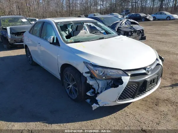 4T1BF1FK1HU628851 2017 TOYOTA CAMRY - Image 1