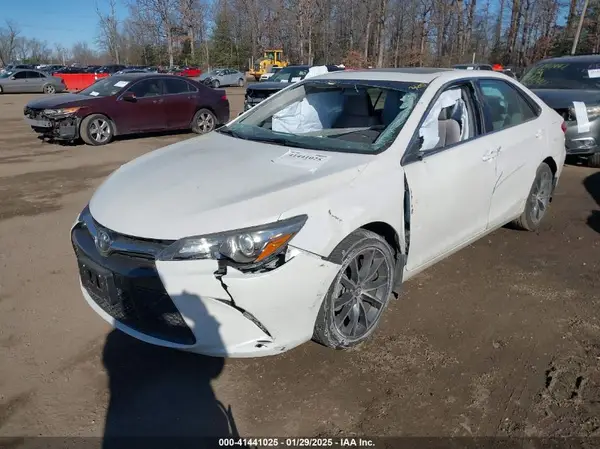 4T1BF1FK1HU628851 2017 TOYOTA CAMRY - Image 2