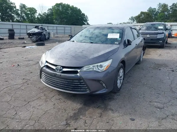4T1BF1FK1HU629756 2017 TOYOTA CAMRY - Image 2