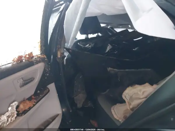 4T1BF1FK1HU629790 2017 TOYOTA CAMRY - Image 8
