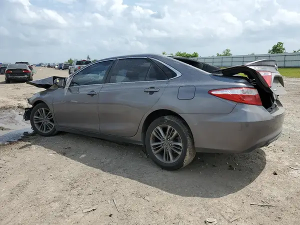 4T1BF1FK1HU630972 2017 TOYOTA CAMRY - Image 2