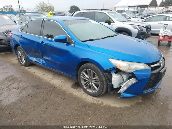 4T1BF1FK1HU632463 2017 TOYOTA CAMRY - Image 1