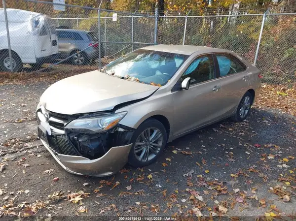 4T1BF1FK1HU635220 2017 TOYOTA CAMRY - Image 2