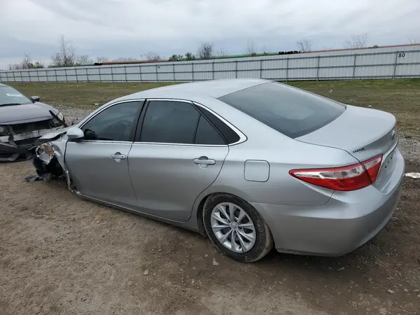 4T1BF1FK1HU637968 2017 TOYOTA CAMRY - Image 2
