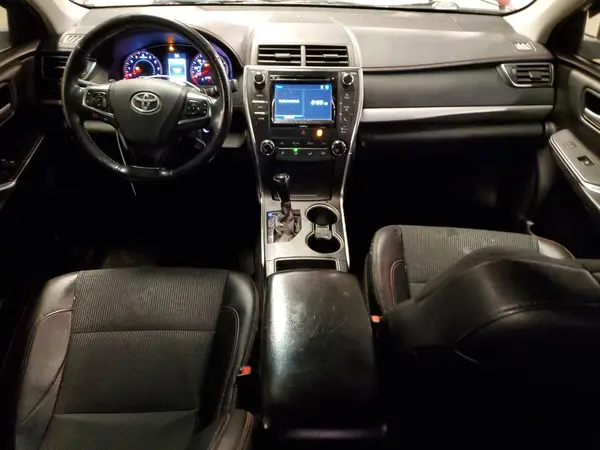 4T1BF1FK1HU643639 2017 TOYOTA CAMRY - Image 8
