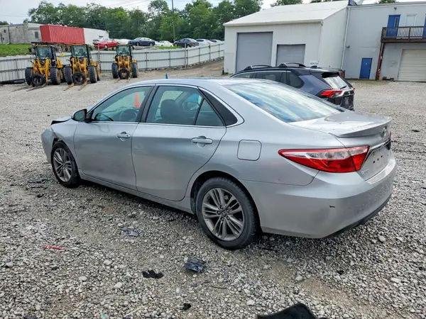 4T1BF1FK1HU645651 2017 TOYOTA CAMRY - Image 2