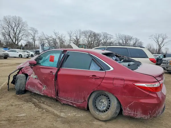 4T1BF1FK1HU646511 2017 TOYOTA CAMRY - Image 2