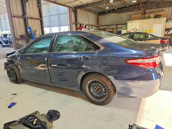 4T1BF1FK1HU647478 2017 TOYOTA CAMRY - Image 2