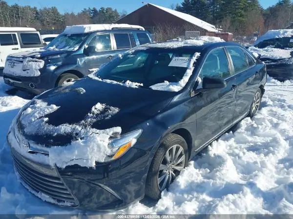 4T1BF1FK1HU647884 2017 TOYOTA CAMRY - Image 2
