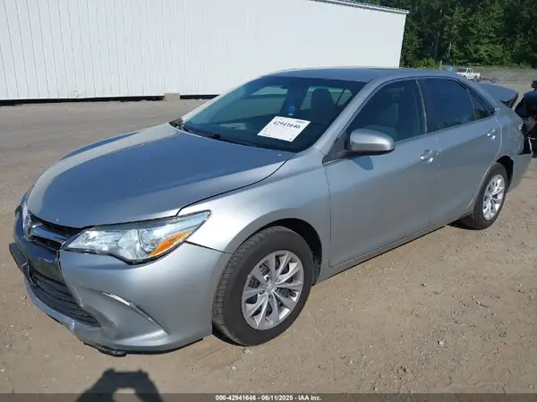 4T1BF1FK1HU647903 2017 TOYOTA CAMRY - Image 2