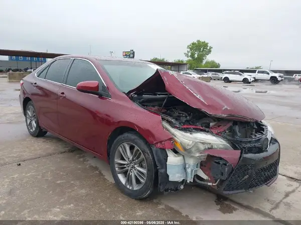 4T1BF1FK1HU650073 2017 TOYOTA CAMRY - Image 1