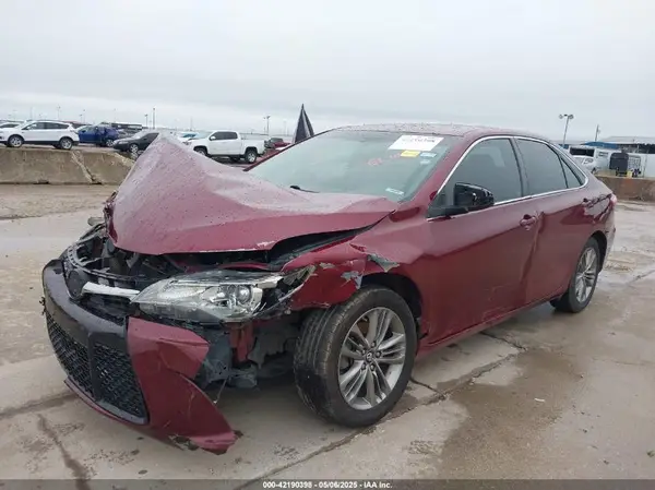 4T1BF1FK1HU650073 2017 TOYOTA CAMRY - Image 2