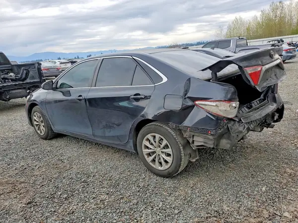 4T1BF1FK1HU650199 2017 TOYOTA CAMRY - Image 2