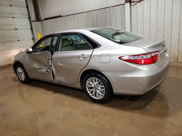 4T1BF1FK1HU650462 2017 TOYOTA CAMRY - Image 2