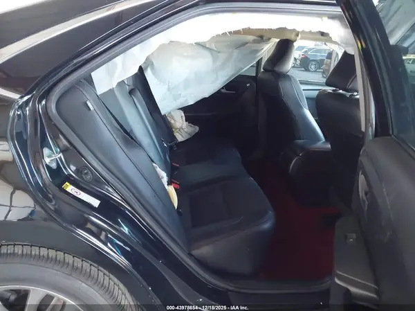 4T1BF1FK1HU650929 2017 TOYOTA CAMRY - Image 8