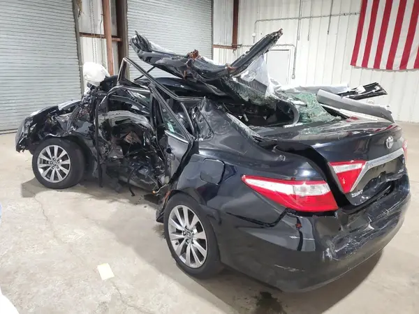 4T1BF1FK1HU651949 2017 TOYOTA CAMRY - Image 2
