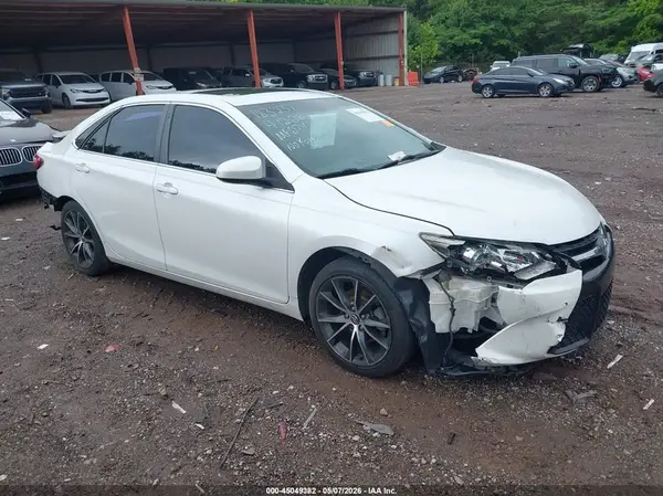 4T1BF1FK1HU652552 2017 TOYOTA CAMRY - Image 1