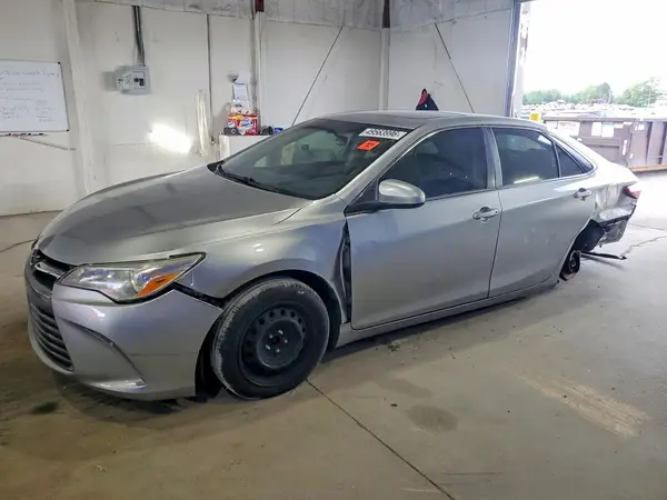 4T1BF1FK1HU653703 2017 TOYOTA CAMRY - Image 1