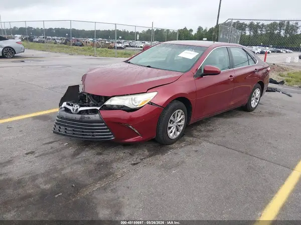 4T1BF1FK1HU653765 2017 TOYOTA CAMRY - Image 2