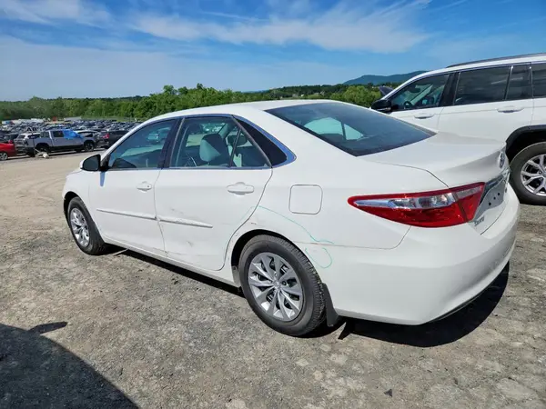 4T1BF1FK1HU654124 2017 TOYOTA CAMRY - Image 2