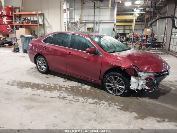 4T1BF1FK1HU654382 2017 TOYOTA CAMRY - Image 1