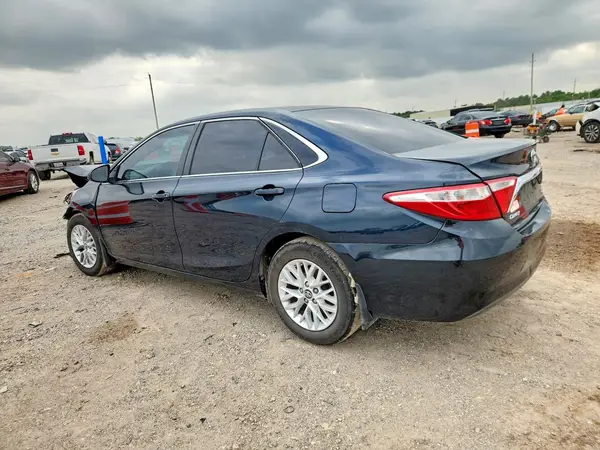 4T1BF1FK1HU655001 2017 TOYOTA CAMRY - Image 2